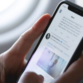 How to Deal With Negative Comments on Social Media