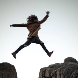 How to Cross the Chasm: Moore’s 4-Step Guide