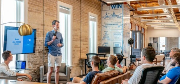 How to Improve Company Culture: 4 Tips for Managers How to Improve Company Culture: 4 Tips for Managers