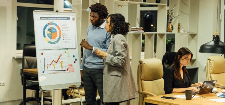 Hyper-Growth Startups: Outpacing Competitors Hyper-Growth Startups: Outpacing Competitors