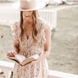 2 Lessons From Rupi Kaur’s The Sun and Her Flowers Poems