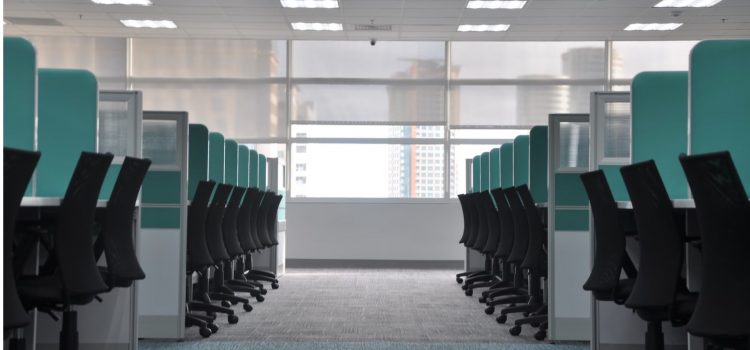 Tech Company Layoffs Surge—Economists Unfazed Tech Company Layoffs Surge—Economists Unfazed