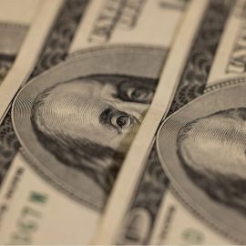 <strong>How to Spot Counterfeit Bills: A Guide for Cashiers and Business Owners</strong>