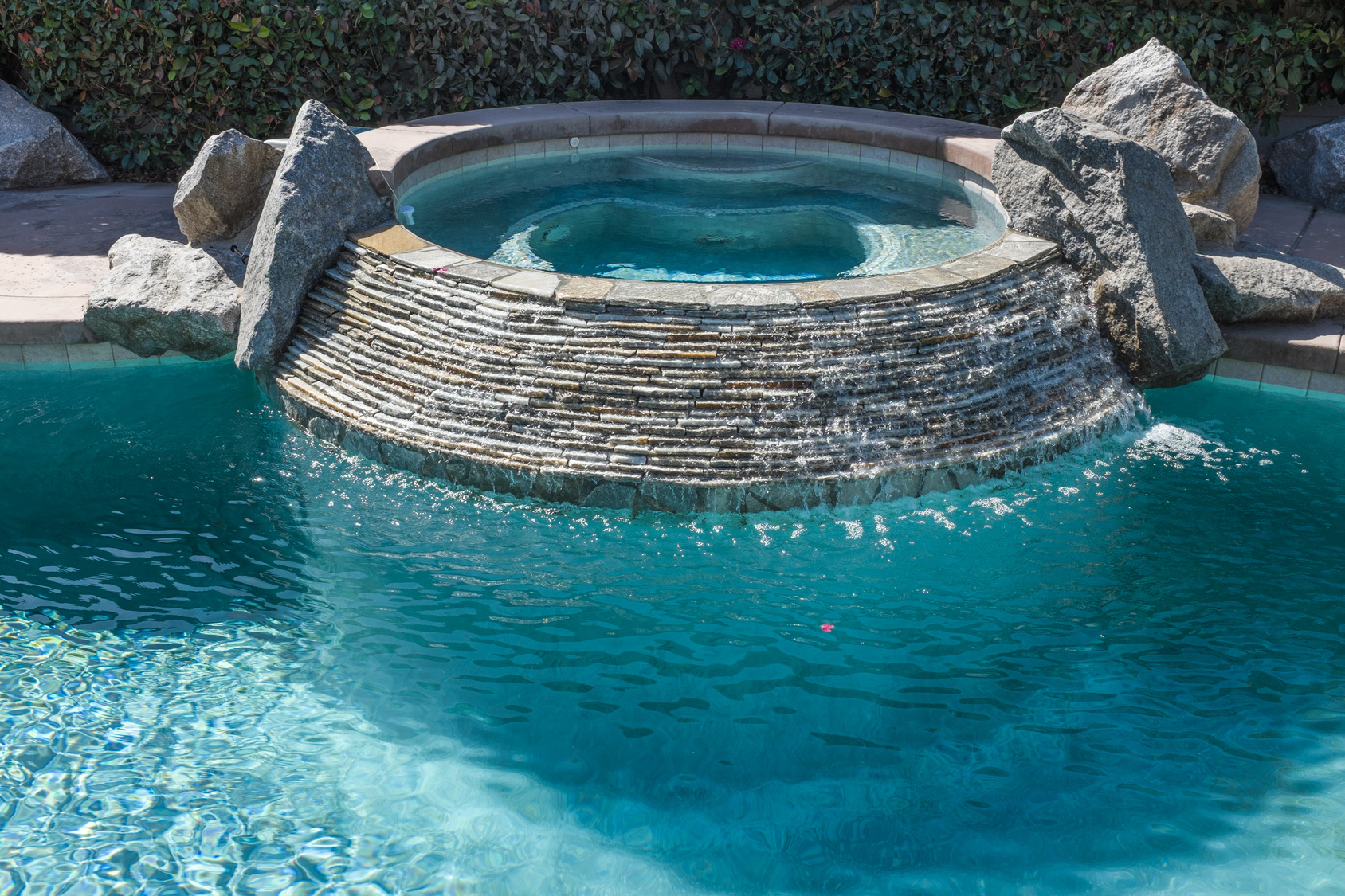 Benefits of Having an In-Ground Custom Spa