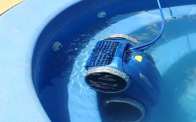 Aquabot Robotic Pool Cleaners - Coral 