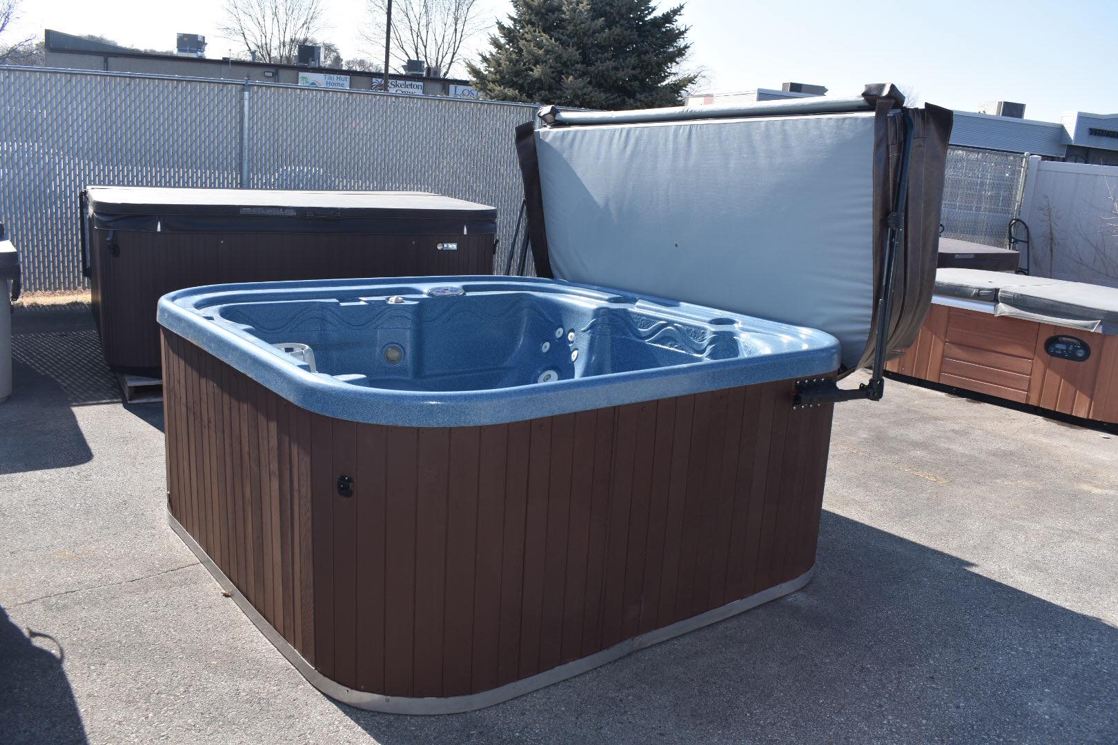 PreOwned & Clearance Hot Tubs and Spas Hot Spring Spas of La Crosse