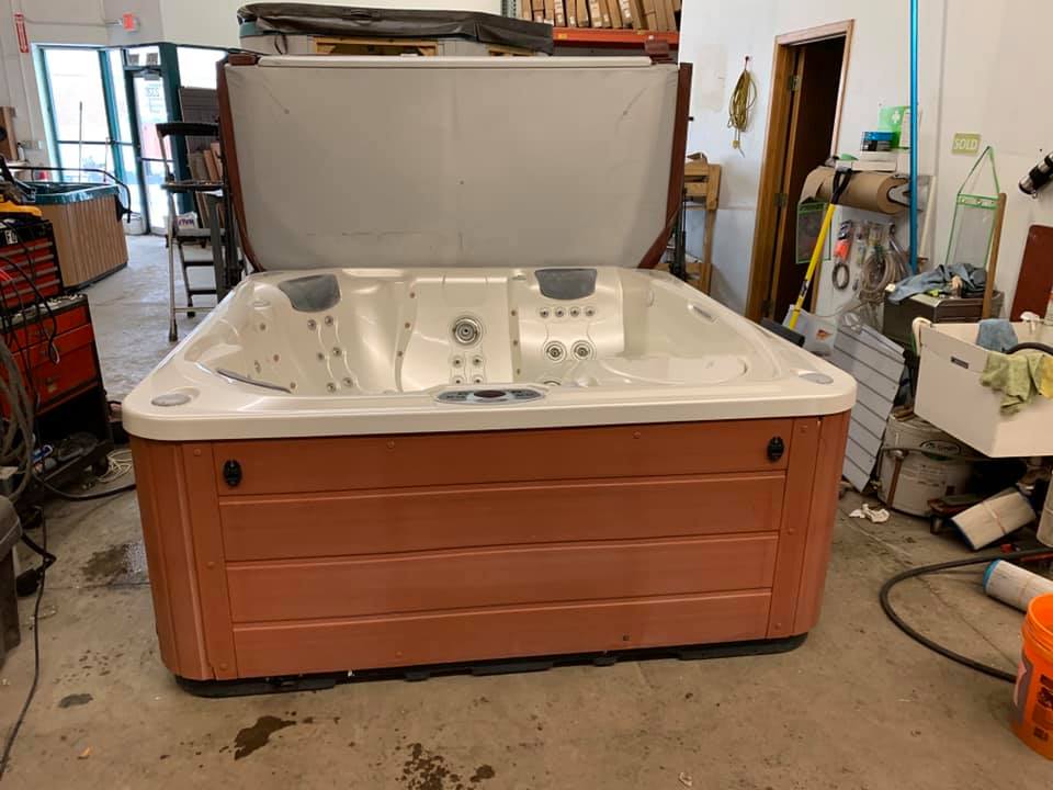 PreOwned & Clearance Hot Tubs and Spas Hot Spring Spas of La Crosse