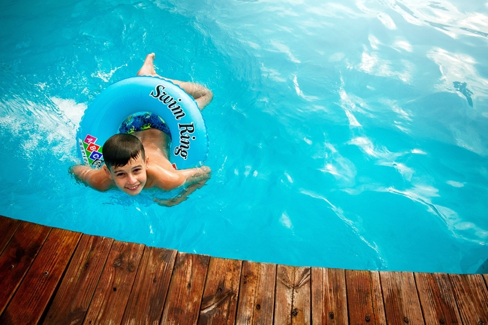 Do you know all of the reasons why it’s so important to teach kids how to swim?