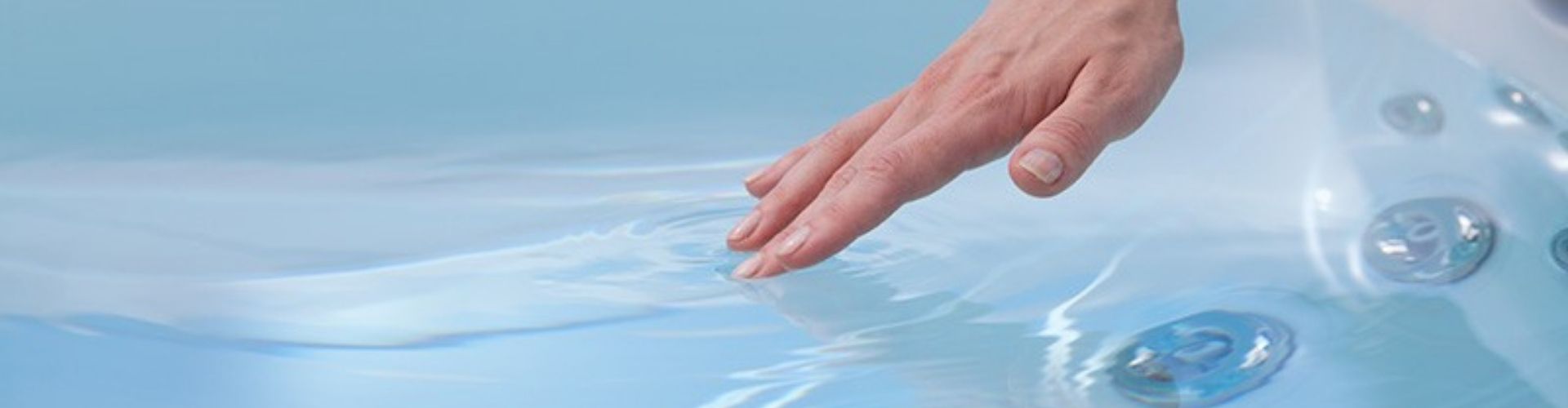 How To Get Rid Of Algae, Mold, And Mildew In Your Hot Tub Affordable