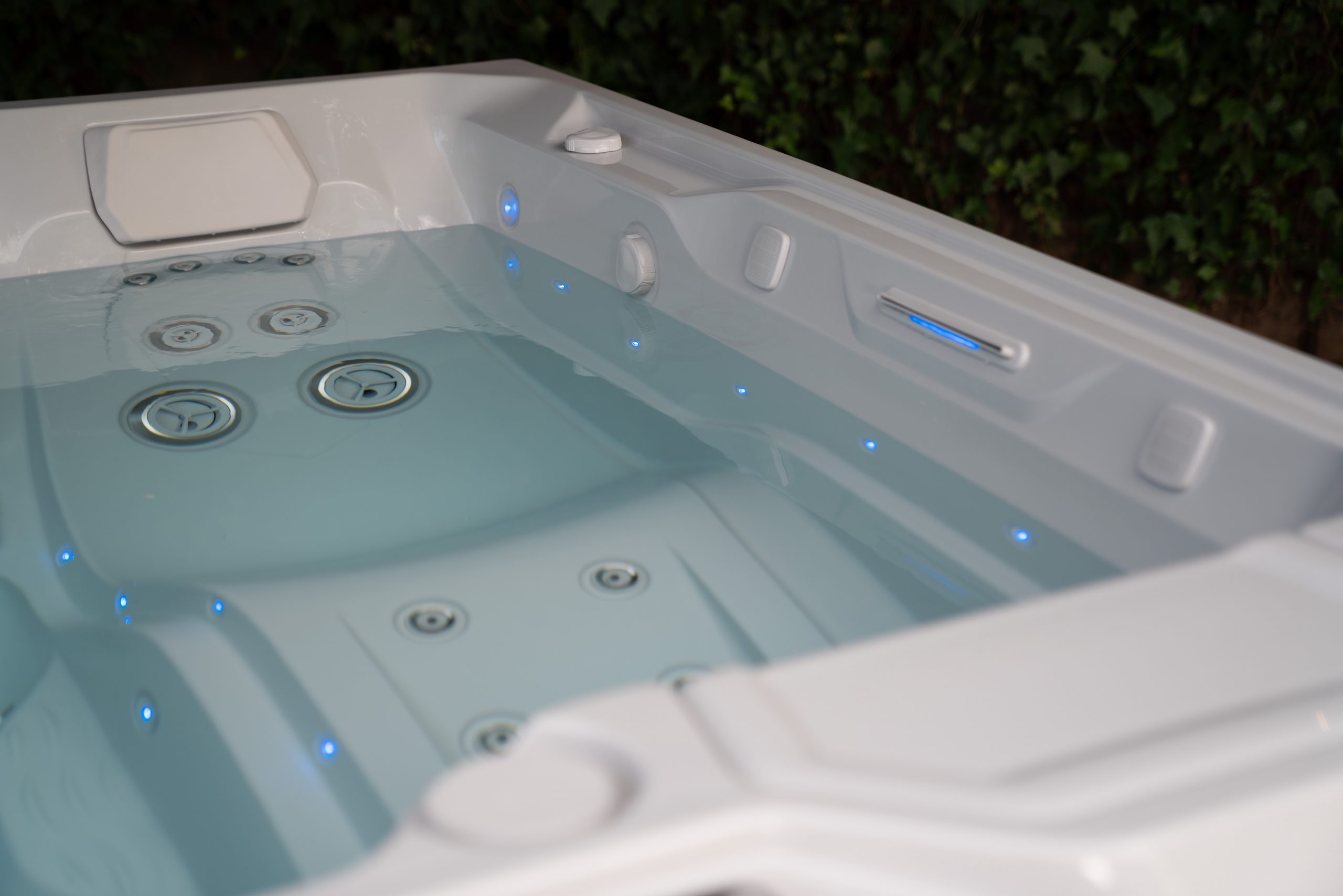 How Many Hot Tub Jets Do I Need? Pool and Spa Center at Watertree