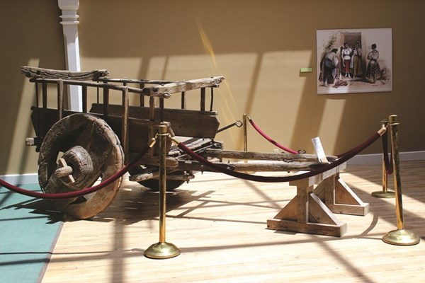 Horse-drawn cart