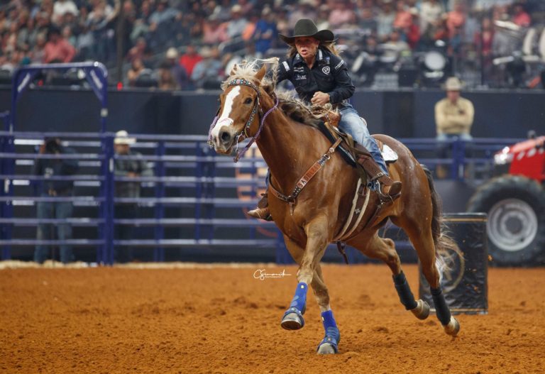 Shelley Morgan winning The American Rodeo Barrel Racing 2022