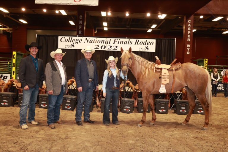 Sadie Wolaver wins 2022 College national finals barrel racing