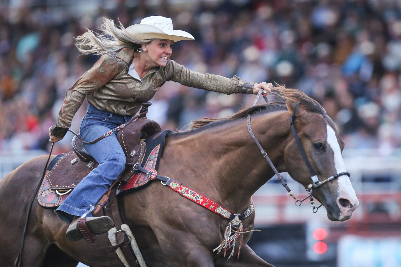 Bayleigh Choate barrel racing