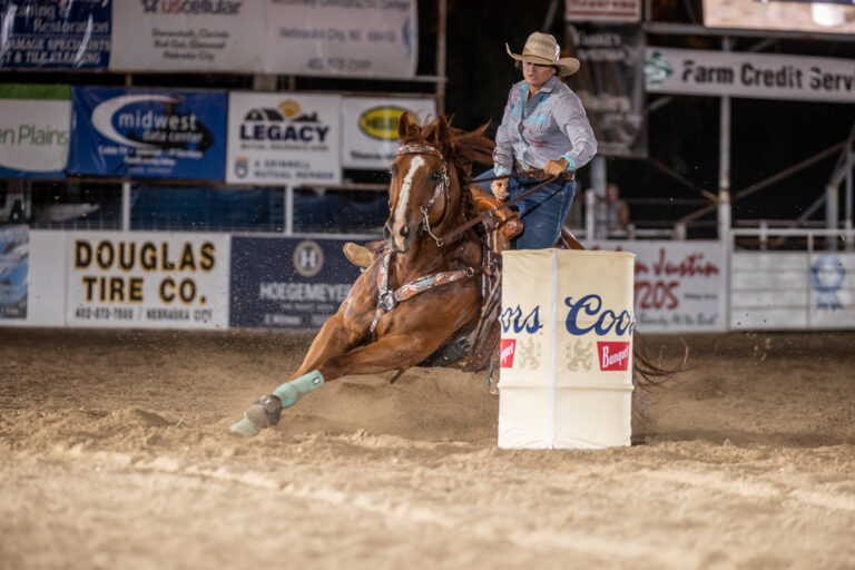Jordon Briggs barrel racing