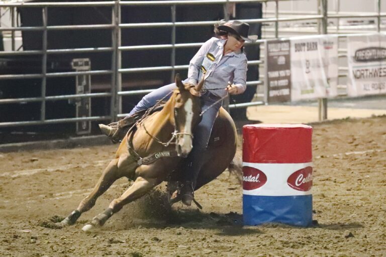 Leslie Smalygo barrel racing