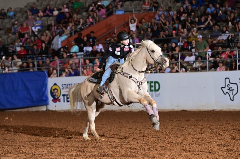 AnnikaRuth_JamesPhifer_RodeoBumPhotography