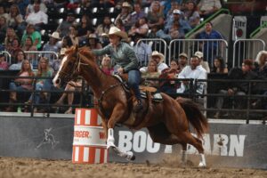 Sable Emerson comptes in barrel racing in Corpus Christi.