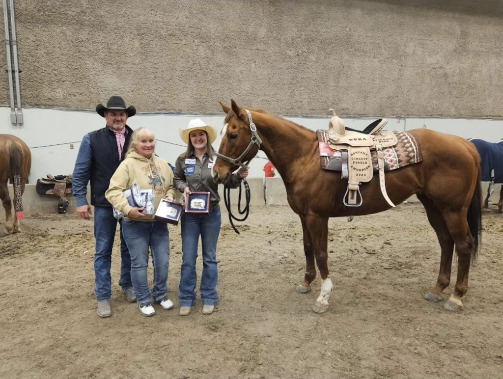 Tayla Moeykens barrel racer