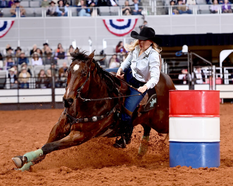 Ilyssa Riley barrel racing