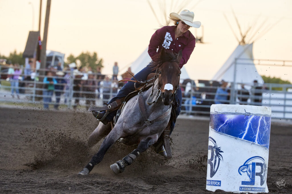 Karli Cowie and Queen Flingtima barrel racing