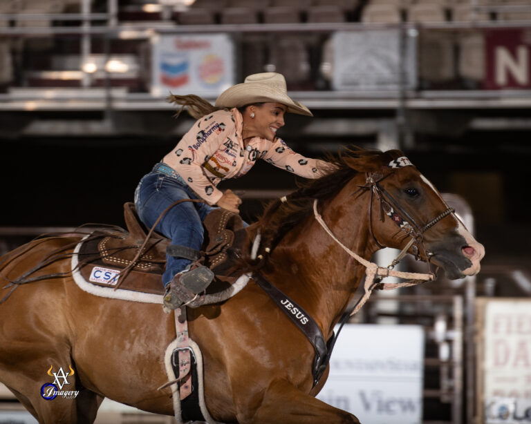 Keyla Costa barrel racing