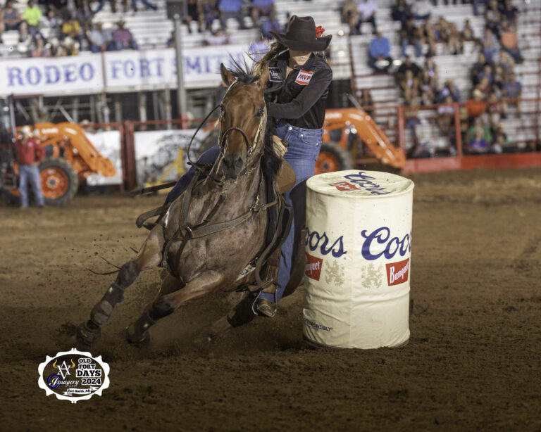 Oceane Veilleux barrel racing