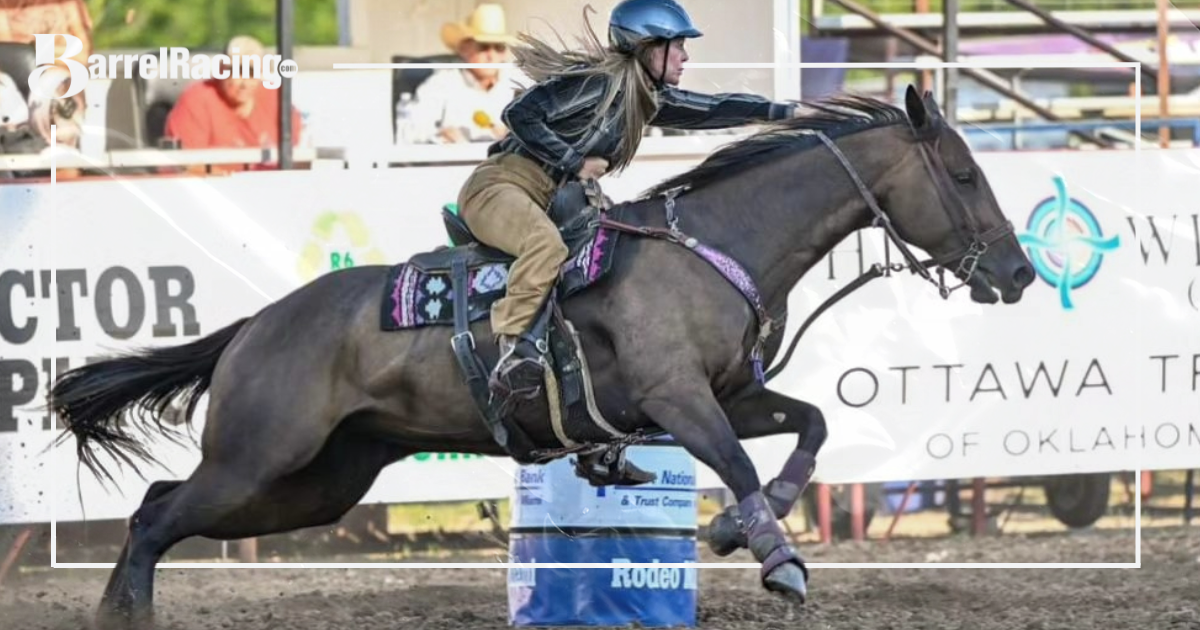 Kelsey Howard barrel racing