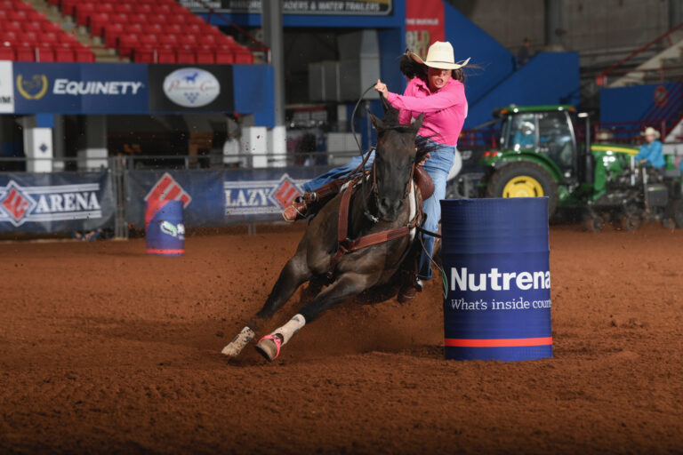 Tailyn Kimble WCJR barrel racing