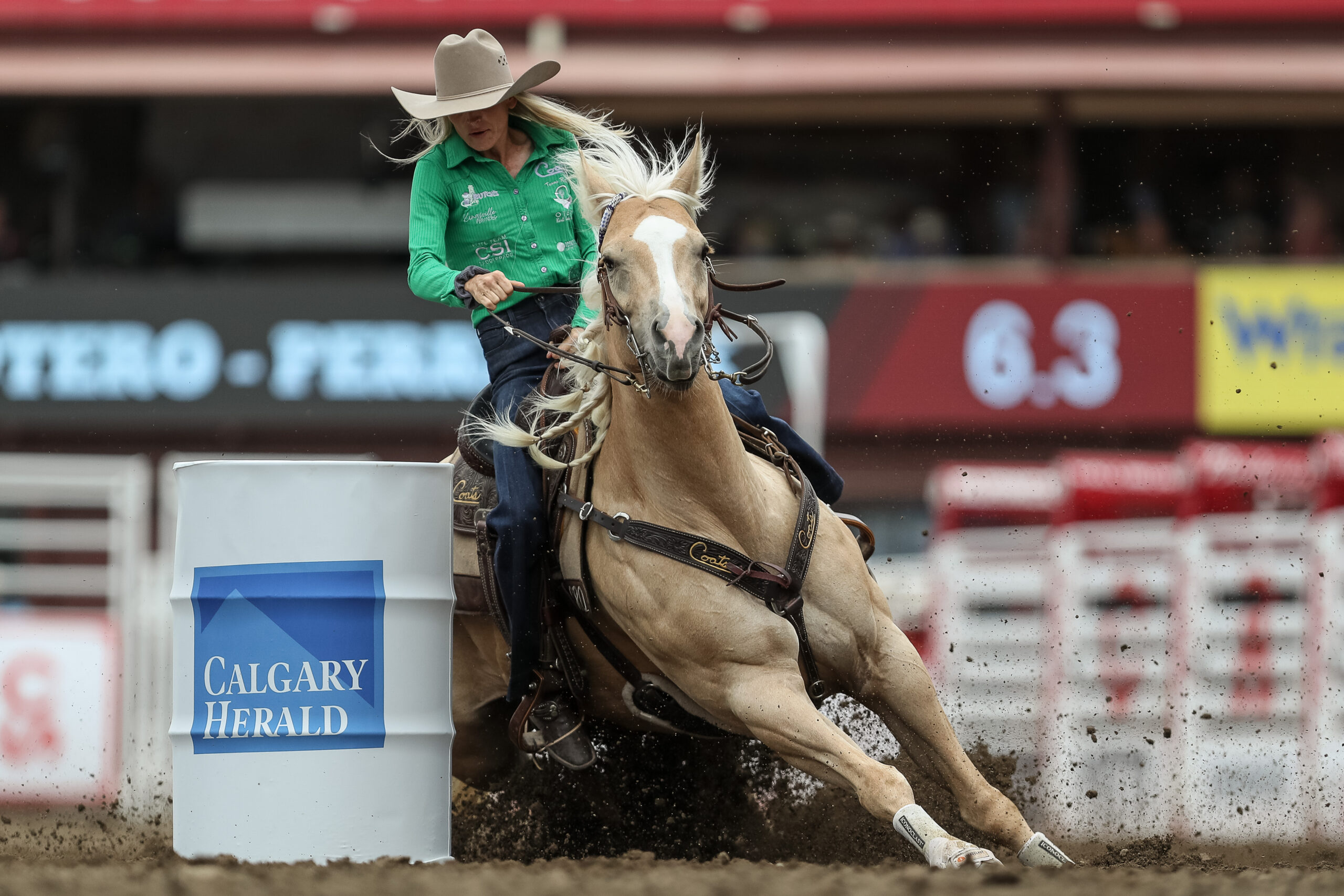 Carlee Otero barrel racing Calgary