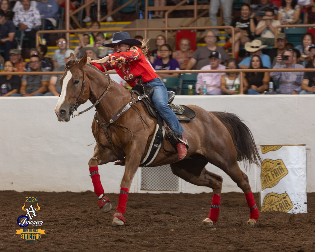 Julie Plourde barrel racing