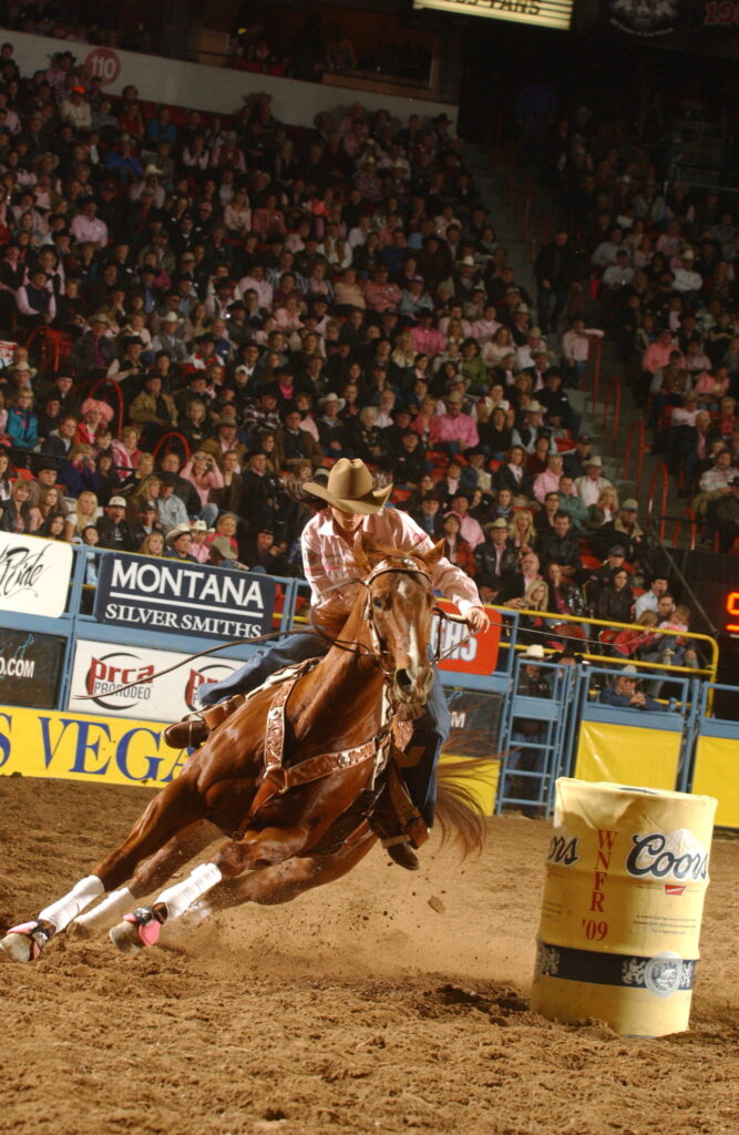 Brittany Pozzi NFR turns a barrel