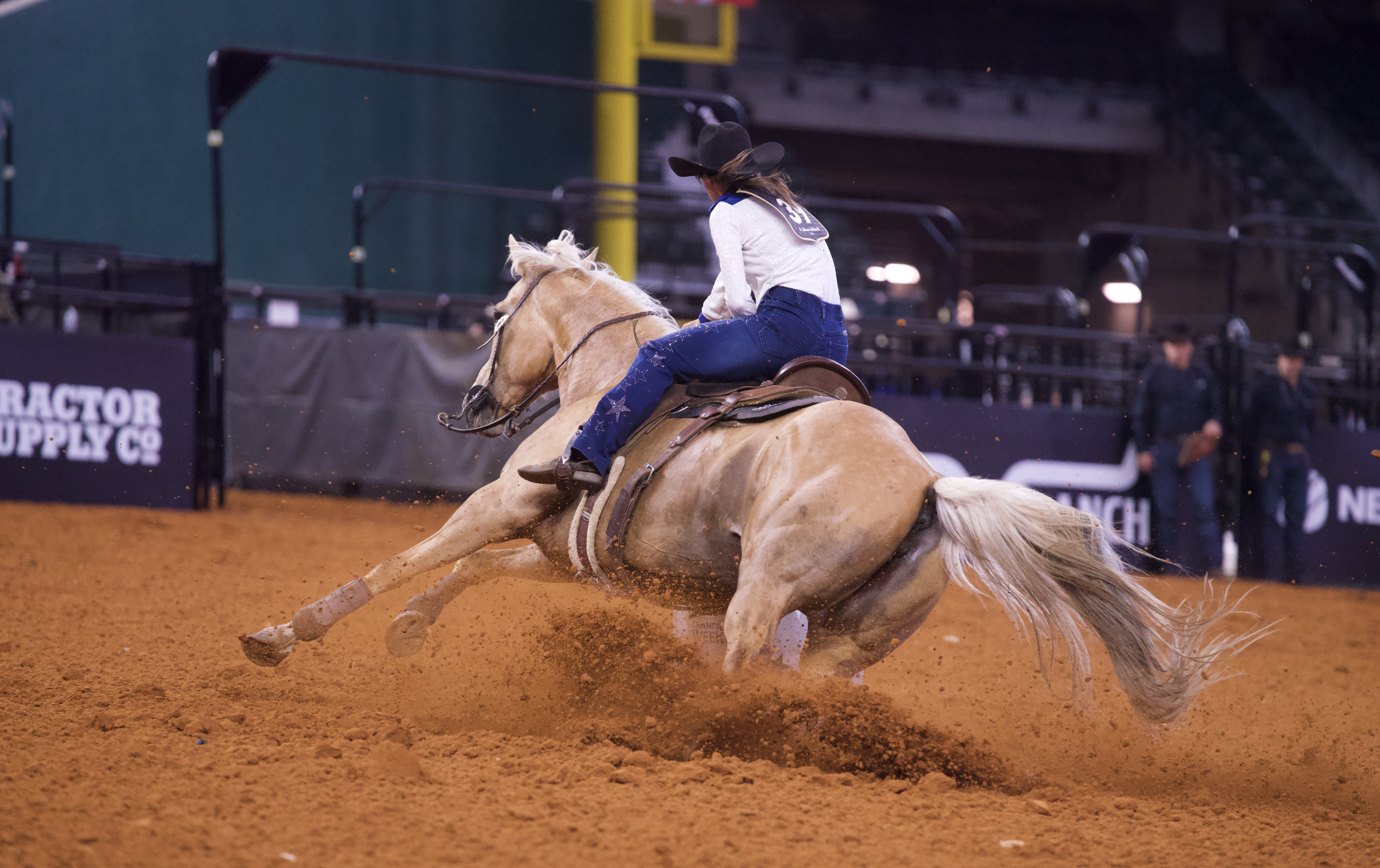 Hayle Stillwell turns a barrel