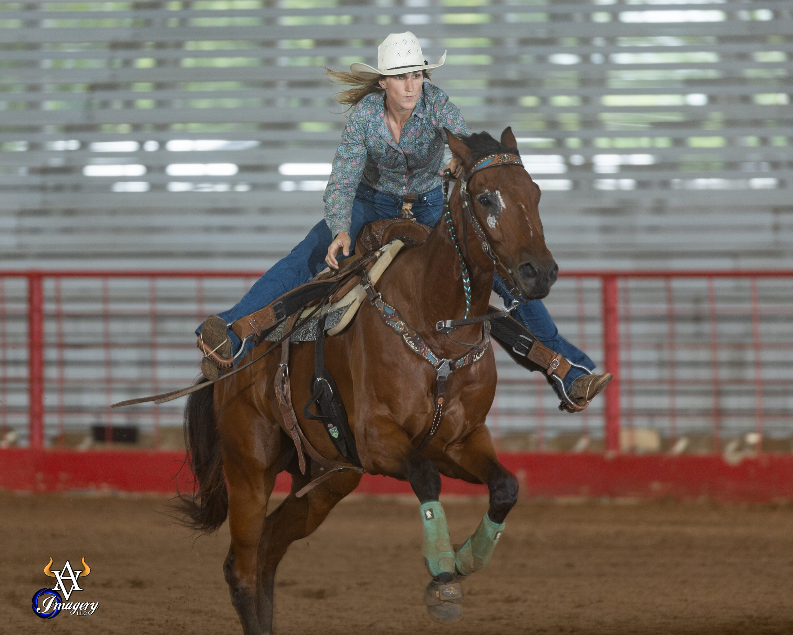 Alyssa Urbanek-Wade runs home on her barrel horse