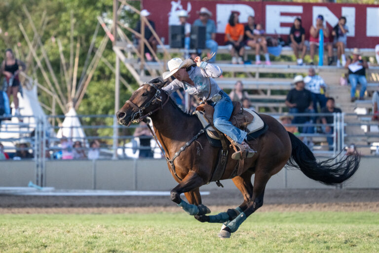 Katelyn Scott racing home at the Pendleton Round-up