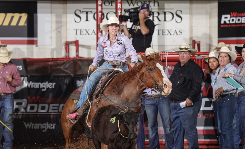 Marybeth Beam breakaway roping at WRWC