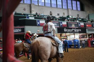 Britta Strain prepares to rope her breakaway calf at the WRWC in Fort Worth
