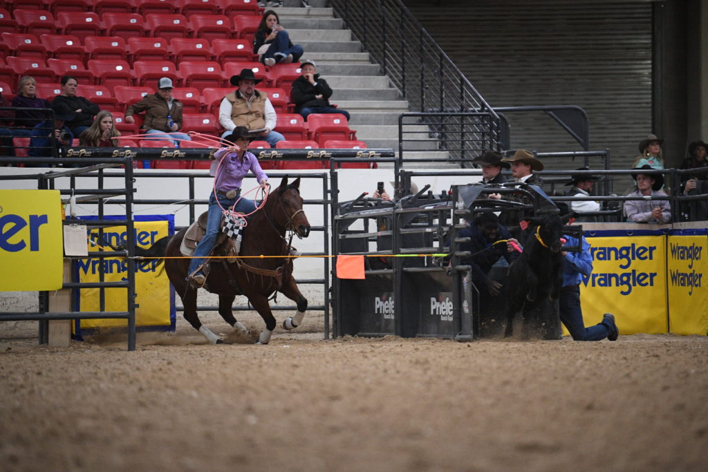All Hustle: Desmond “dez” Johnson Will Push All 150 Calves At National Finals Breakaway Roping￼