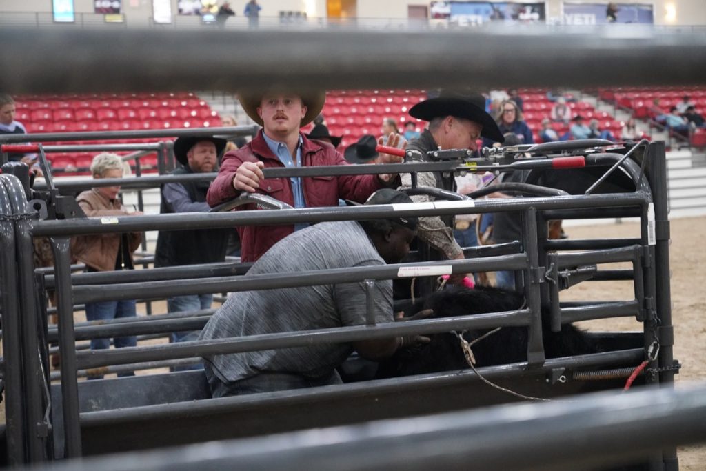 All Hustle: Desmond “dez” Johnson Will Push All 150 Calves At National Finals Breakaway Roping￼
