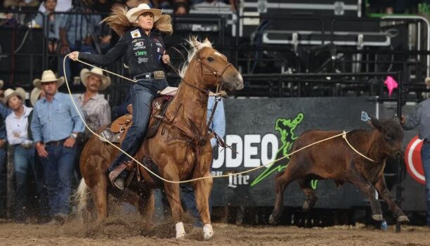 Jackie Crawford winning Progressive Round 1 of the 2024 WCRA Rodeo Corpus Christi.