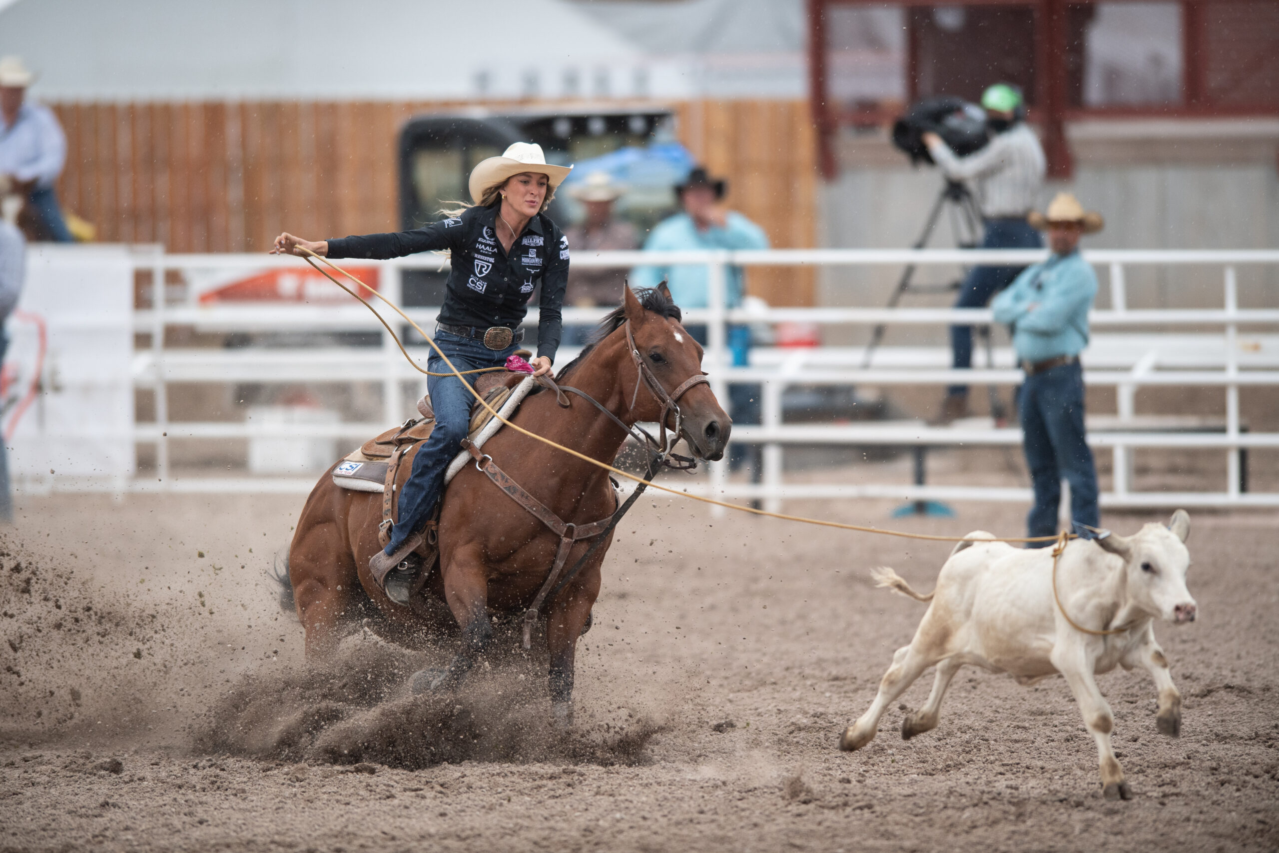 Kinlie Brennise proves, once again, that she's right at home at Cheyenne Frontier Days. Brennise topped Semifinal 1 on Friday, July 26.