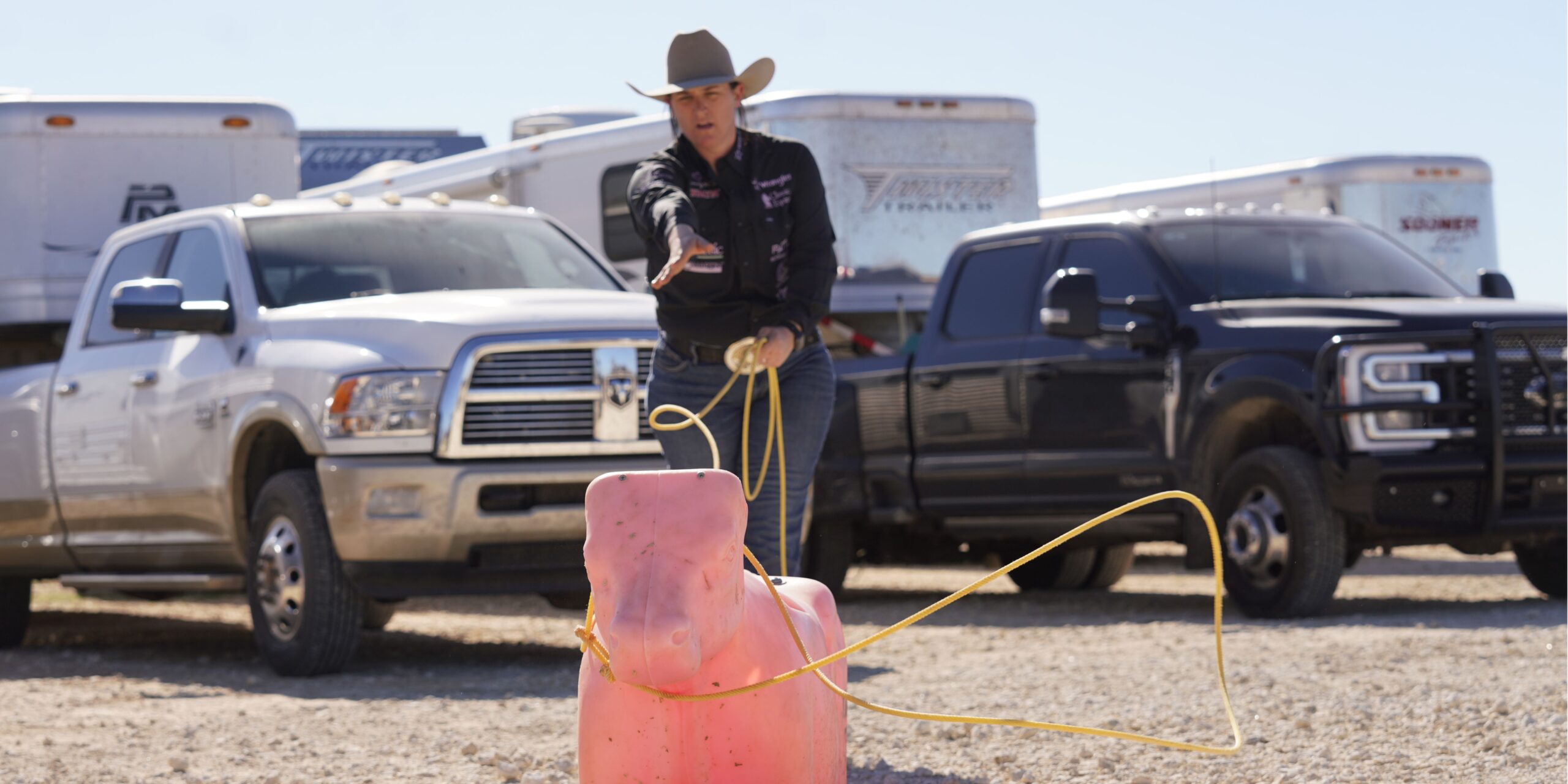 Kelsie Domer demonstrates where to release your rope in this lesson for breakaway beginners.