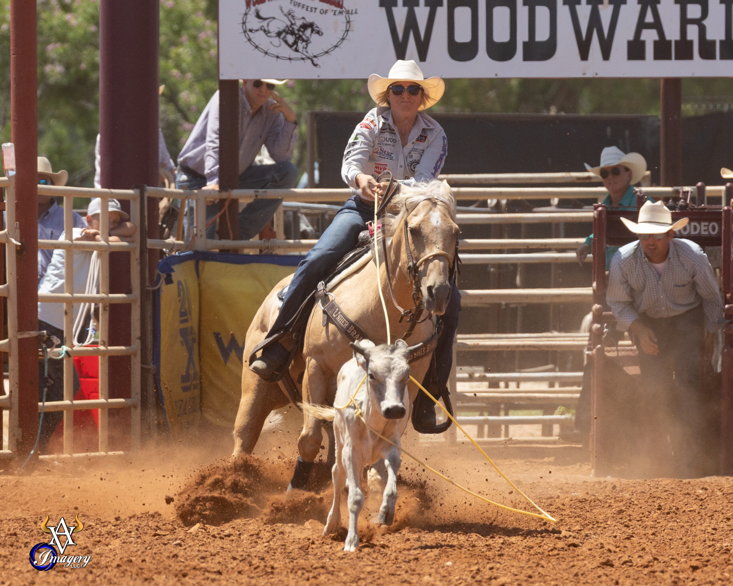 Taylor Munsell roping a calf at the Woodward ProRodeo 2026