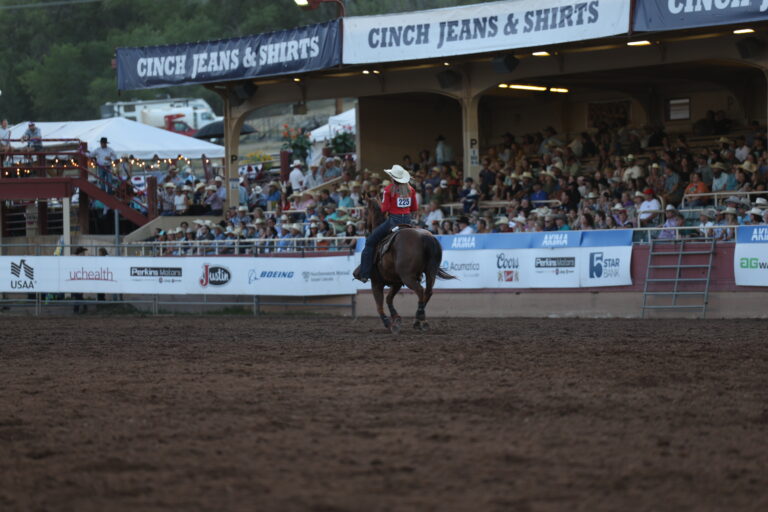 Bradi Whiteside roped a 2.7 to win round 1 at the 2026 NFR Open.