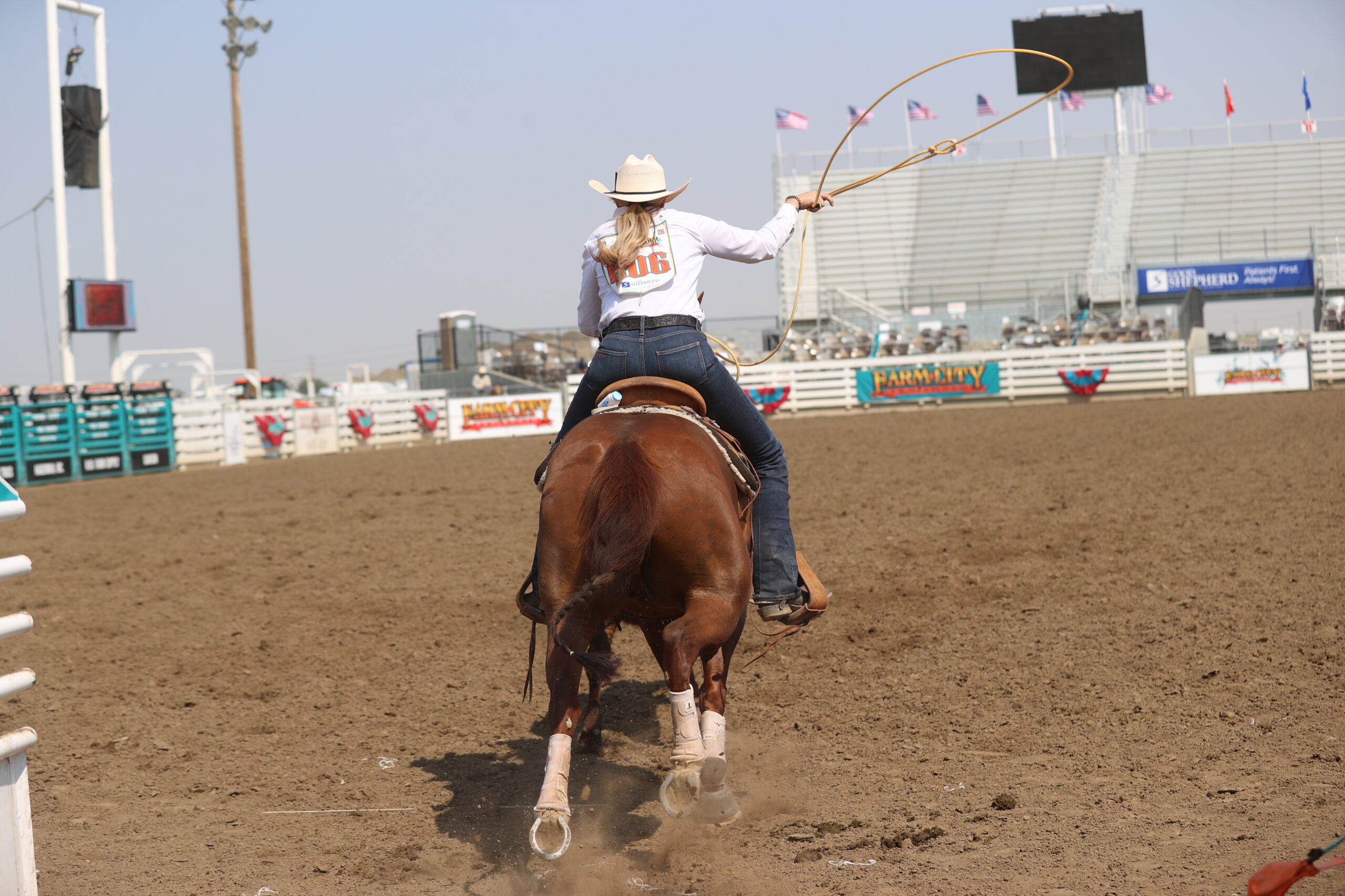 Jordi leaving the box on her new horse Cowtown in Heriston Oregon Slack