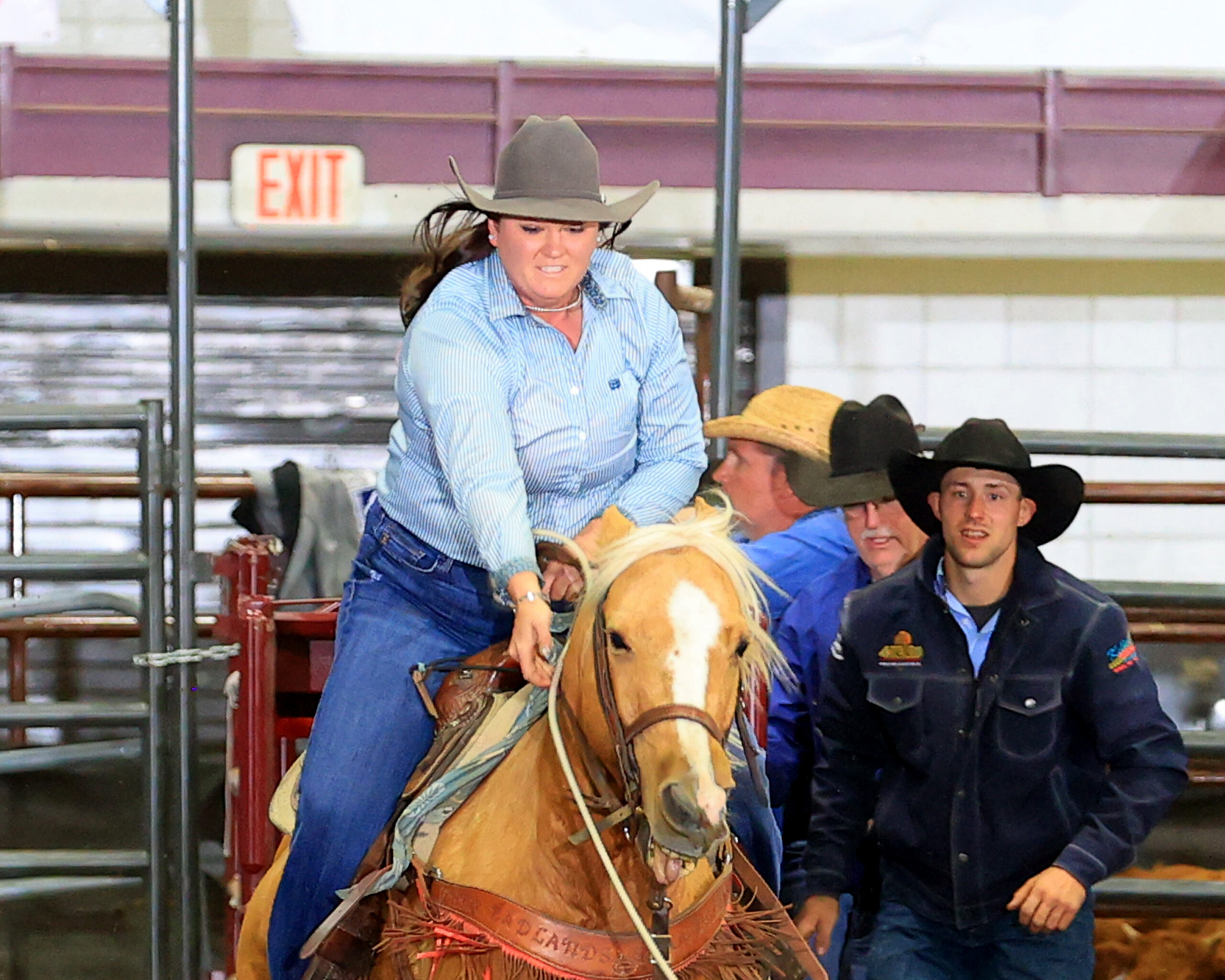 Sierra Lee roping her calf at the 2025 Badlands Circuit finals