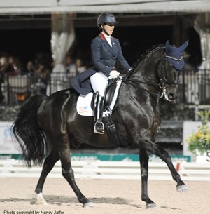 Kasey-Perry-Glass-Goerklintgaards-Dublet