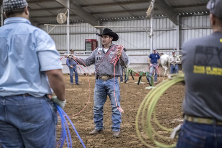 MTUzMDkyMTIwMTU5NDYzMDMy