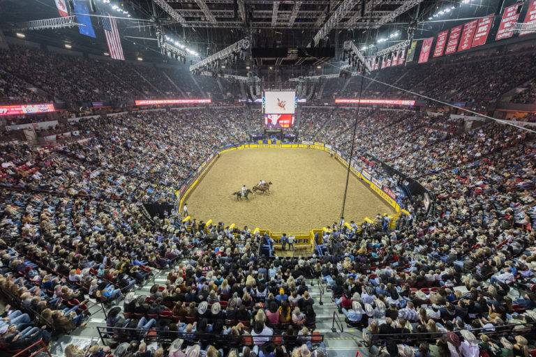 2019_NFR_crowd_arena_photo by Steve Gray