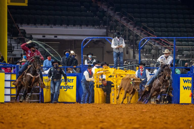 ColbyLovell_PaulEaves_Round10_NFR_ImpulsePhotography_Dec2020_TRJ-Digital_nfr perf 10-0400